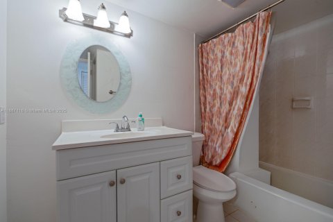 Copropriété à vendre à Miami, Floride: 2 chambres, 88.72 m2 № 1944625 - photo 9