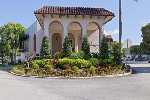 Copropriété à vendre à Miami, Floride: 2 chambres, 88.72 m2 № 1944625 - photo 1