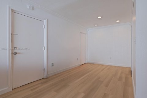 Copropriété à vendre à Miami, Floride: 2 chambres, 88.72 m2 № 1944625 - photo 3