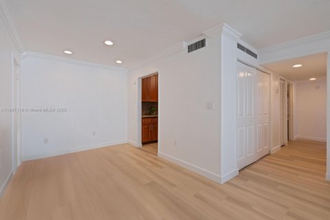 Copropriété à vendre à Miami, Floride: 2 chambres, 88.72 m2 № 1944625 - photo 2
