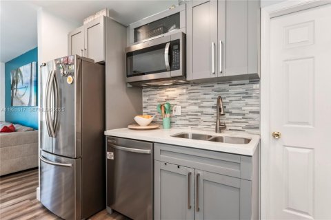 Casa en venta en Boca Raton, Florida, 3 dormitorios, 111.11 m2 № 2037718 - foto 13