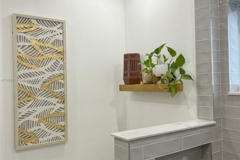Casa en venta en Miami, Florida, 3 dormitorios, 99.41 m2 № 1826032 - foto 26
