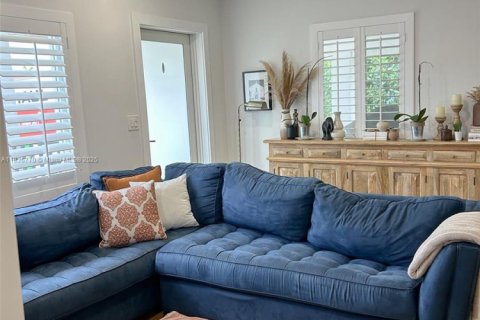 Casa en venta en Miami, Florida, 3 dormitorios, 99.41 m2 № 1826032 - foto 5