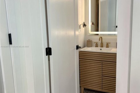 Casa en venta en Miami, Florida, 3 dormitorios, 99.41 m2 № 1826032 - foto 30