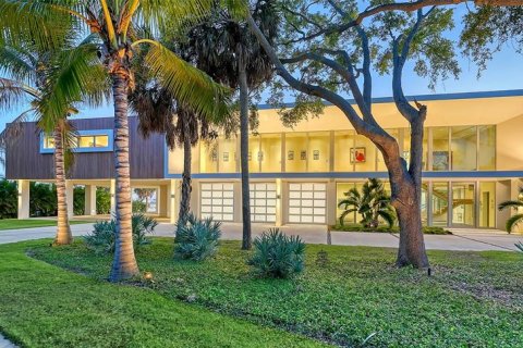 House in Sarasota, Florida 5 bedrooms, 475.38 sq.m. № 1686960 - photo 1