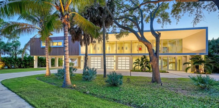 House in Sarasota, Florida 5 bedrooms, 475.38 sq.m. № 1686960