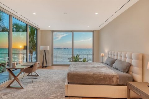 House in Sarasota, Florida 5 bedrooms, 475.38 sq.m. № 1686960 - photo 7