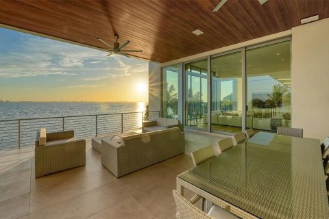 House in Sarasota, Florida 5 bedrooms, 475.38 sq.m. № 1686960 - photo 14