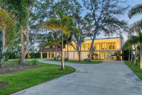 House in Sarasota, Florida 5 bedrooms, 475.38 sq.m. № 1686960 - photo 22