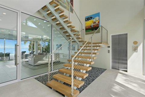 House in Sarasota, Florida 5 bedrooms, 475.38 sq.m. № 1686960 - photo 25