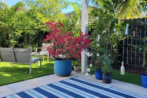 Villa ou maison à louer à Miami, Floride: 46.45 m2 № 2077175 - photo 29