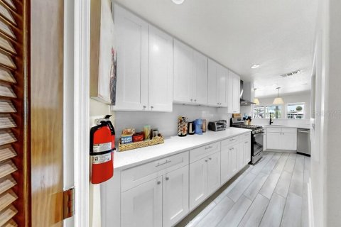 Casa en venta en Apollo Beach, Florida, 4 dormitorios, 155.8 m2 № 1878246 - foto 7