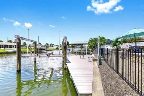 Casa en venta en Apollo Beach, Florida, 4 dormitorios, 155.8 m2 № 1878246 - foto 4