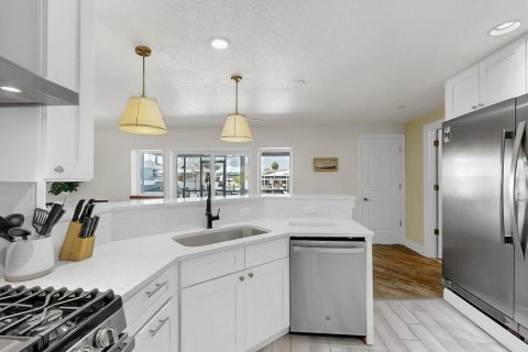 Casa en venta en Apollo Beach, Florida, 4 dormitorios, 155.8 m2 № 1878246 - foto 6