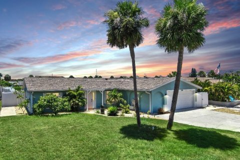 Casa en venta en Apollo Beach, Florida, 4 dormitorios, 155.8 m2 № 1878246 - foto 1