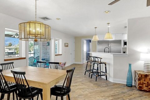 Casa en venta en Apollo Beach, Florida, 4 dormitorios, 155.8 m2 № 1878246 - foto 9