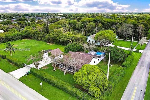 Купить виллу или дом в Хомстед, Флорида 3 спальни, 156.08м2, № 2044807 - фото 2