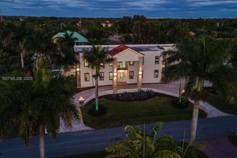 Casa en venta en Plantation, Florida, 9 dormitorios, 777.41 m2 № 1994448 - foto 14