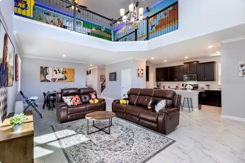 Casa en venta en Kissimmee, Florida, 5 dormitorios, 278.34 m2 № 2112368 - foto 4