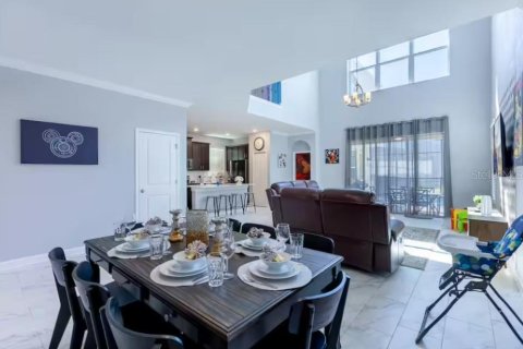 Casa en venta en Kissimmee, Florida, 5 dormitorios, 278.34 m2 № 2112368 - foto 7