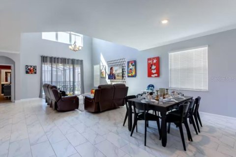 Casa en venta en Kissimmee, Florida, 5 dormitorios, 278.34 m2 № 2112368 - foto 8