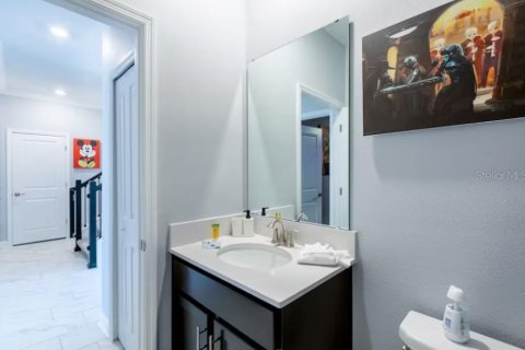 Casa en venta en Kissimmee, Florida, 5 dormitorios, 278.34 m2 № 2112368 - foto 29