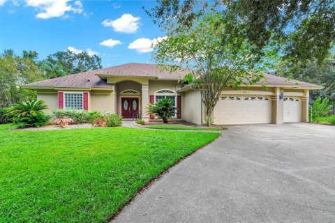 House in Belle Isle, Florida 5 bedrooms, 305.09 sq.m. № 1904799 - photo 1