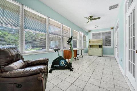 House in Belle Isle, Florida 5 bedrooms, 305.09 sq.m. № 1904799 - photo 17