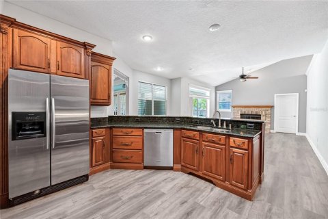 House in Belle Isle, Florida 5 bedrooms, 305.09 sq.m. № 1904799 - photo 10