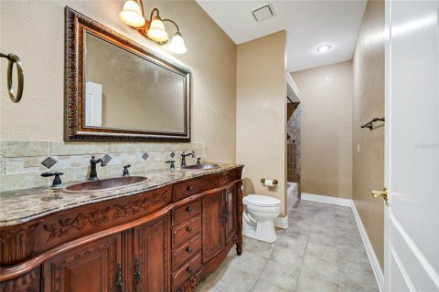 House in Belle Isle, Florida 5 bedrooms, 305.09 sq.m. № 1904799 - photo 28