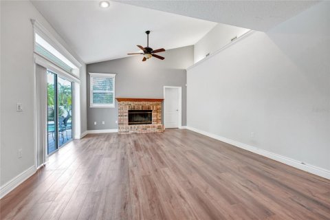 House in Belle Isle, Florida 5 bedrooms, 305.09 sq.m. № 1904799 - photo 16