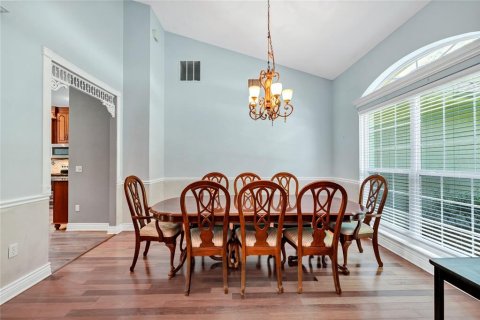 House in Belle Isle, Florida 5 bedrooms, 305.09 sq.m. № 1904799 - photo 15