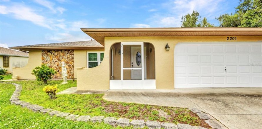 Casa en Port Charlotte, Florida 2 dormitorios, 127.28 m2 № 1837417