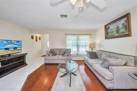 Casa en venta en Port Charlotte, Florida, 2 dormitorios, 127.28 m2 № 1837417 - foto 12
