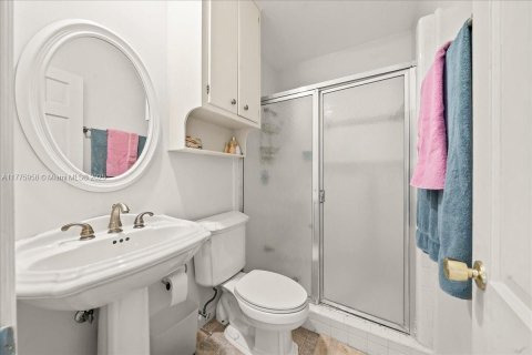 Casa en venta en Cocoa Beach, Florida, 6 dormitorios № 1980752 - foto 26