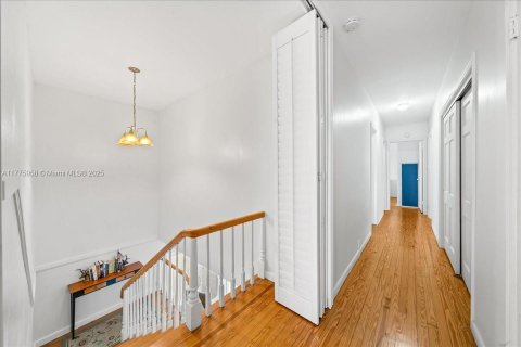 Casa en venta en Cocoa Beach, Florida, 6 dormitorios № 1980752 - foto 24