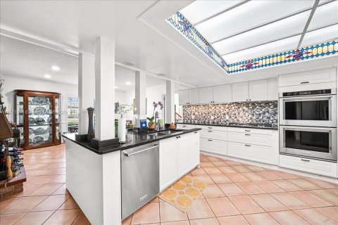 Casa en venta en Cocoa Beach, Florida, 6 dormitorios № 1980752 - foto 9