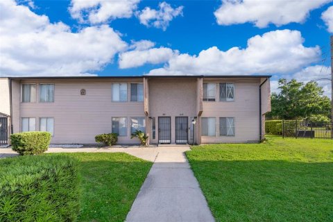 Condo in Orlando, Florida, 3 bedrooms  № 1634602 - photo 1