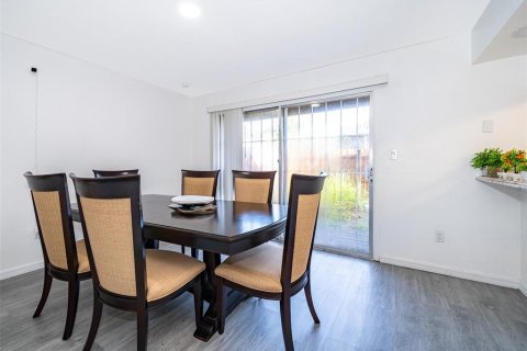 Condo in Orlando, Florida, 3 bedrooms  № 1634602 - photo 8
