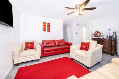 Condo in Orlando, Florida, 3 bedrooms  № 1634602 - photo 4