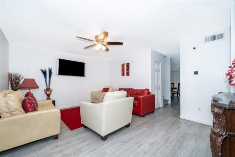 Condo in Orlando, Florida, 3 bedrooms  № 1634602 - photo 2