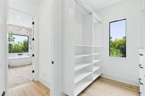 Casa en venta en Sarasota, Florida, 5 dormitorios, 386.94 m2 № 2129068 - foto 30