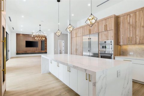 Casa en venta en Sarasota, Florida, 5 dormitorios, 386.94 m2 № 2129068 - foto 9