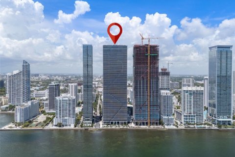 Condo in Miami, Florida, 3 bedrooms  № 1878600 - photo 1