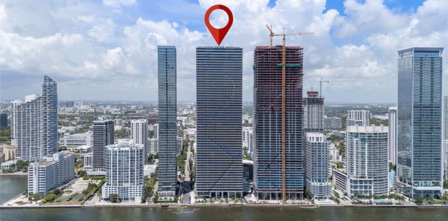 Condominio en Miami, Florida, 3 dormitorios № 1878600