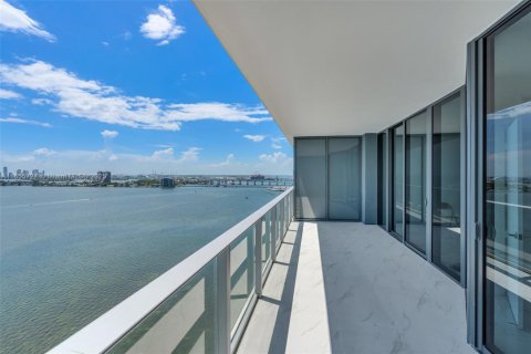 Condo in Miami, Florida, 3 bedrooms  № 1878600 - photo 7
