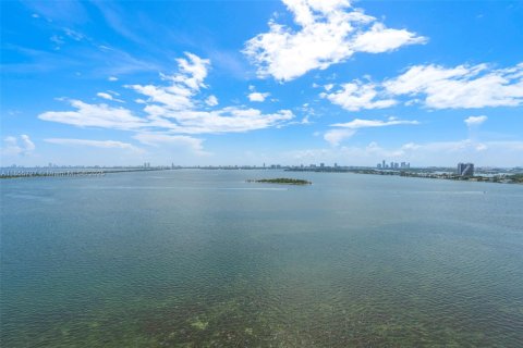 Condo in Miami, Florida, 3 bedrooms  № 1878600 - photo 4