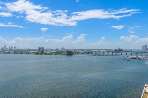 Condo in Miami, Florida, 3 bedrooms  № 1878600 - photo 8