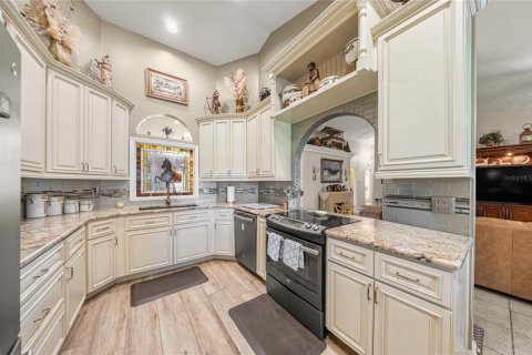 Villa ou maison à vendre à Ocala, Floride: 4 chambres, 472.87 m2 № 2324339 - photo 19