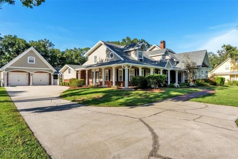 House in Lakeland, Florida 5 bedrooms, 410.63 sq.m. № 2304726 - photo 3